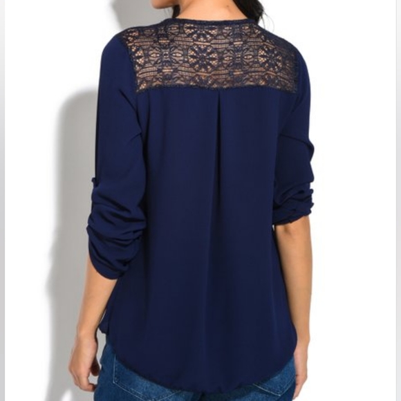 Sm NWOT Blue Geo-Lace Zip-Front Hi-Low Top - Picture 2 of 5